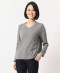 VネックTシャツ
