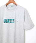 ロゴ モチーフ デザインTシャツ