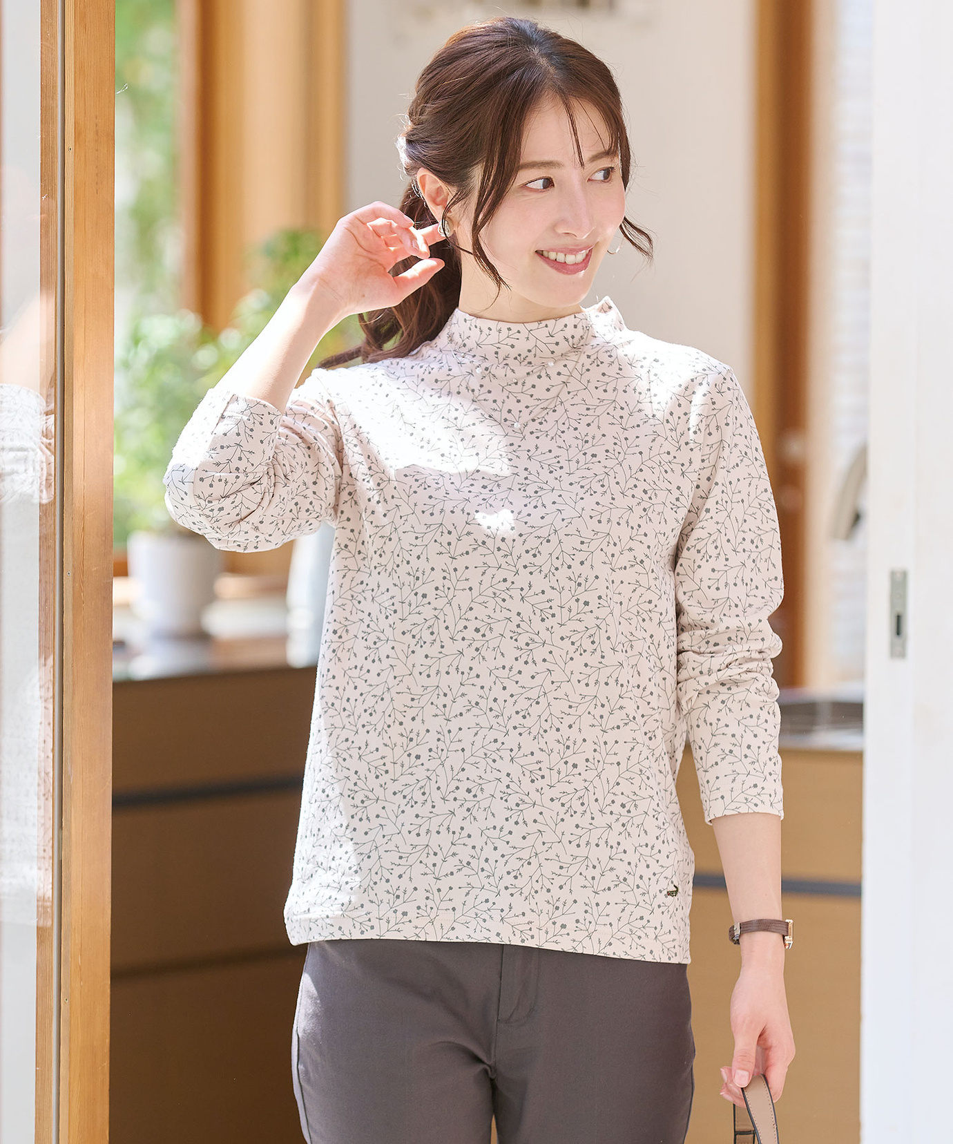 レディース 花柄プリント ハイネック プルオーバー通販 [0102-55232