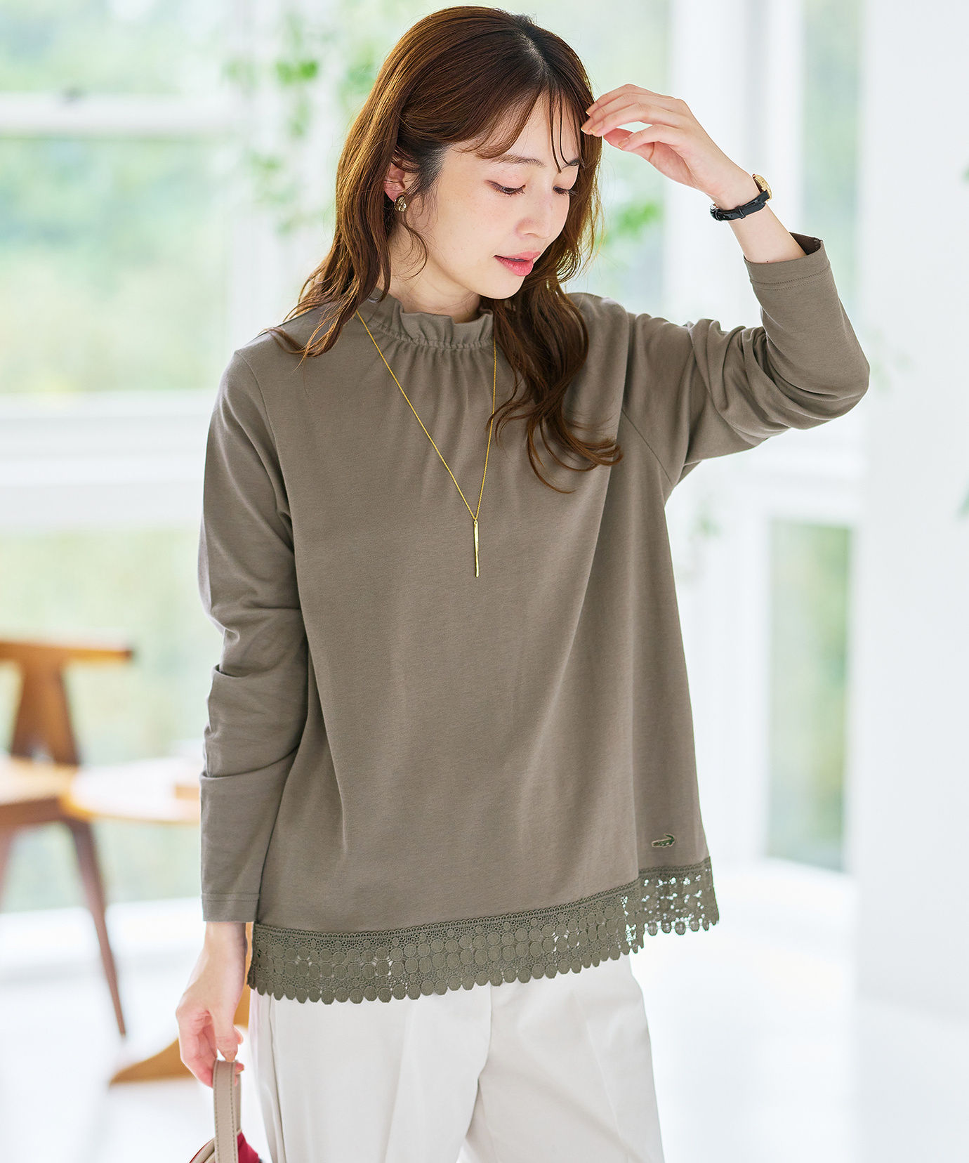 新品❤️archivio ハイネックプルオーバー レディース 裾レース ハイネック プルオーバー【手洗いOK】通販 [0102