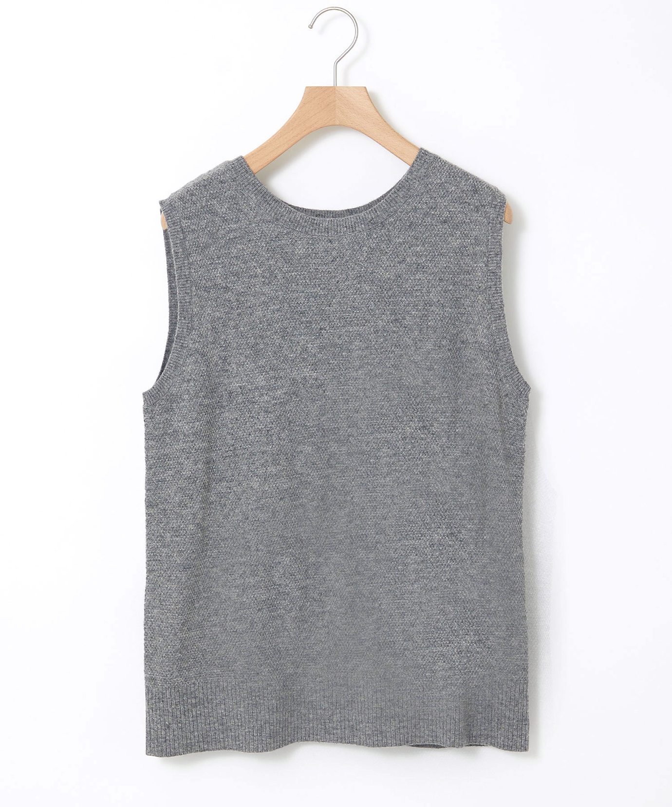 シロクロ⑤3Lグレー*ケーブル編みニットベスト　後ろ長め　大きいサイズ シロクロ⑤3Lグレー*ケーブル編みニットベスト 後ろ長め 大きいサイズ