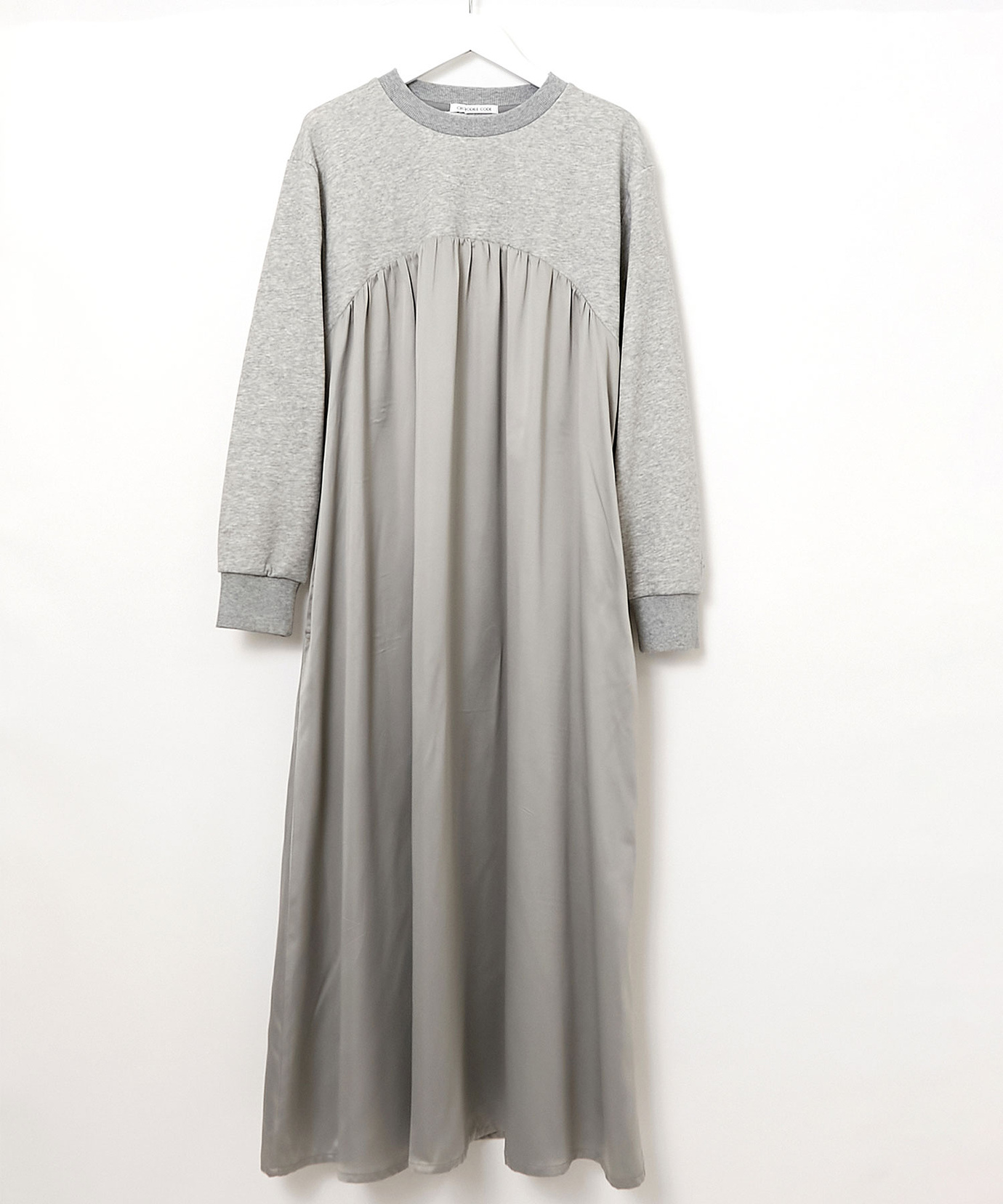 レディース サテンドッキング ギャザー ワンピース【一部店舗限定