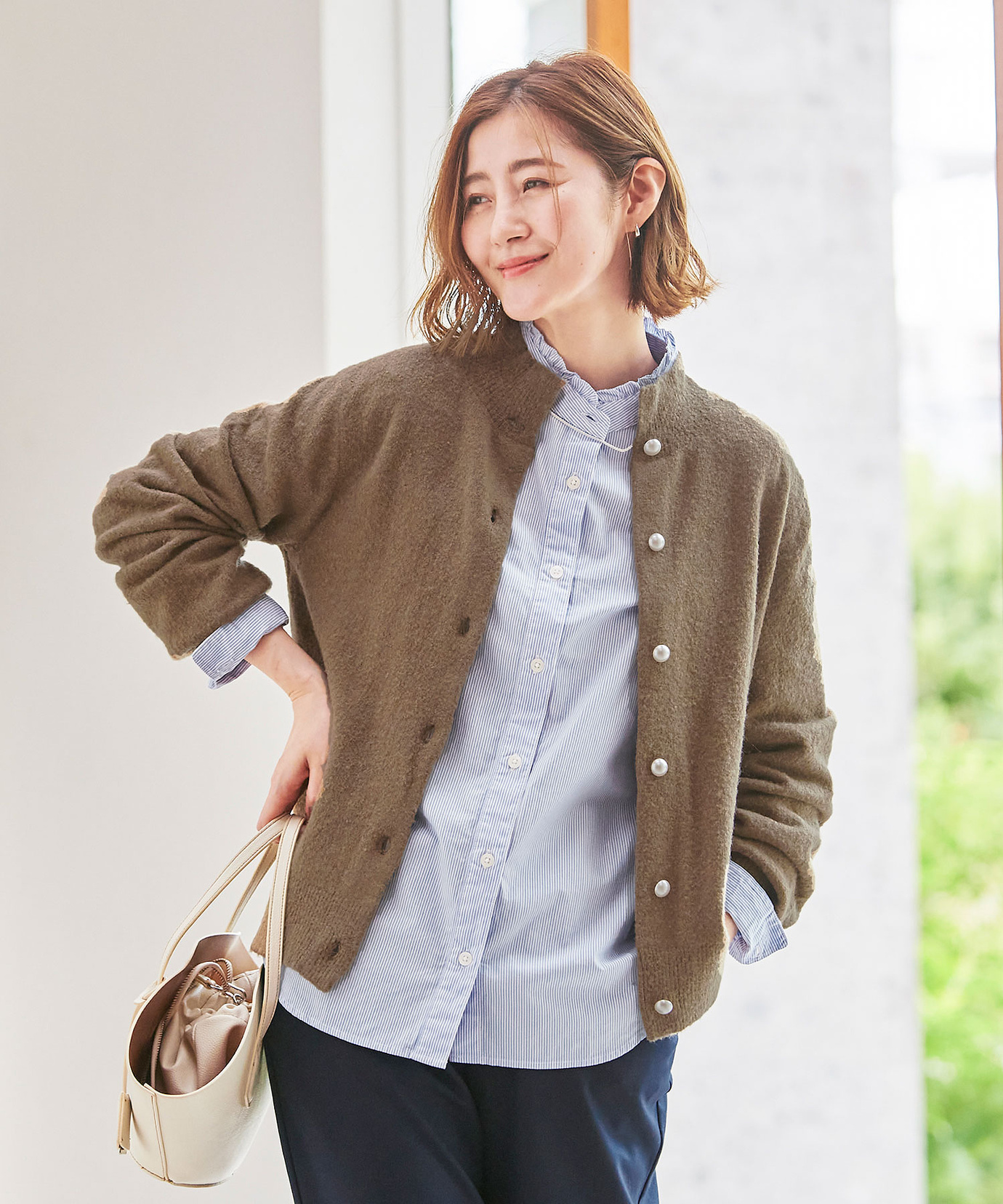 期間限定価格】【ウィンターセール】Rene ルネ 限定 ビジュー装飾 パールボタン リブニット カーディガン 38/ホワイト 白 羽織 ハオリ  トップス【2400013459181】 TRESORオンラインストア