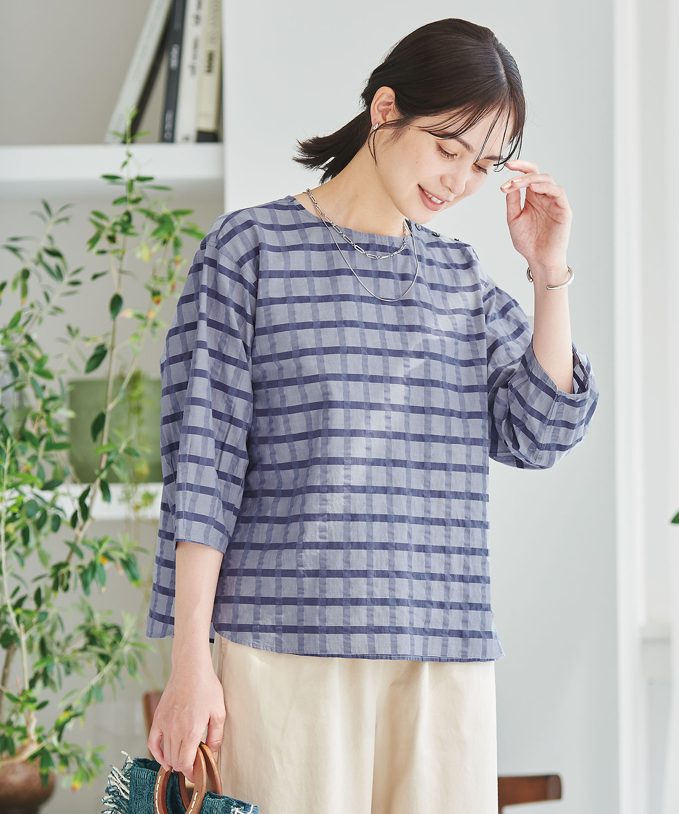 Justcavalli ブラウス　異素材切り替え　透け感　花柄　クロコダイル柄 Justcavalli ブラウス 異素材切り替え 透け感 花柄 クロ