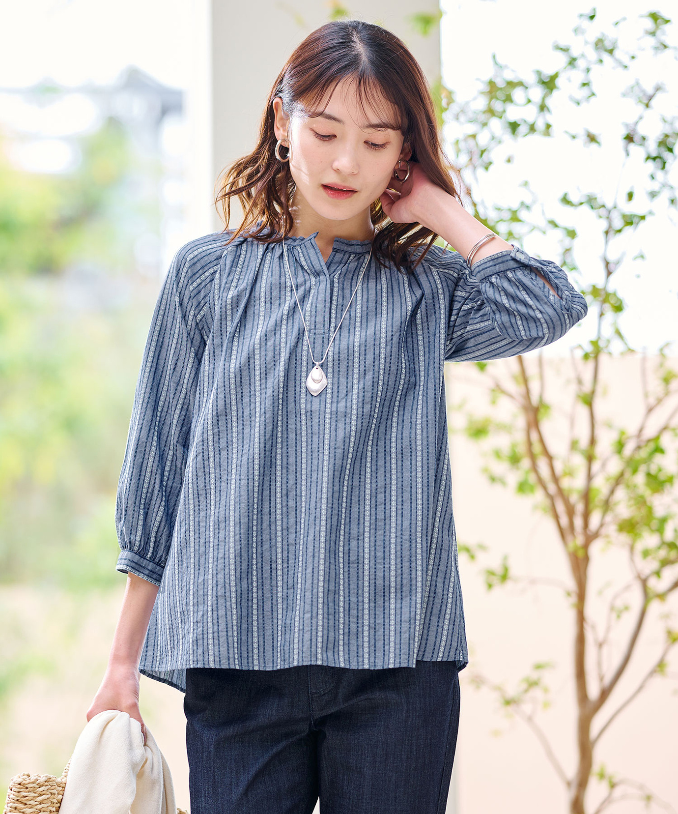イチアンティークス 今季 新品ブラウス 秋まで着たい、ふんわりオーガニックブラウス - ichi Antiquités(イチ