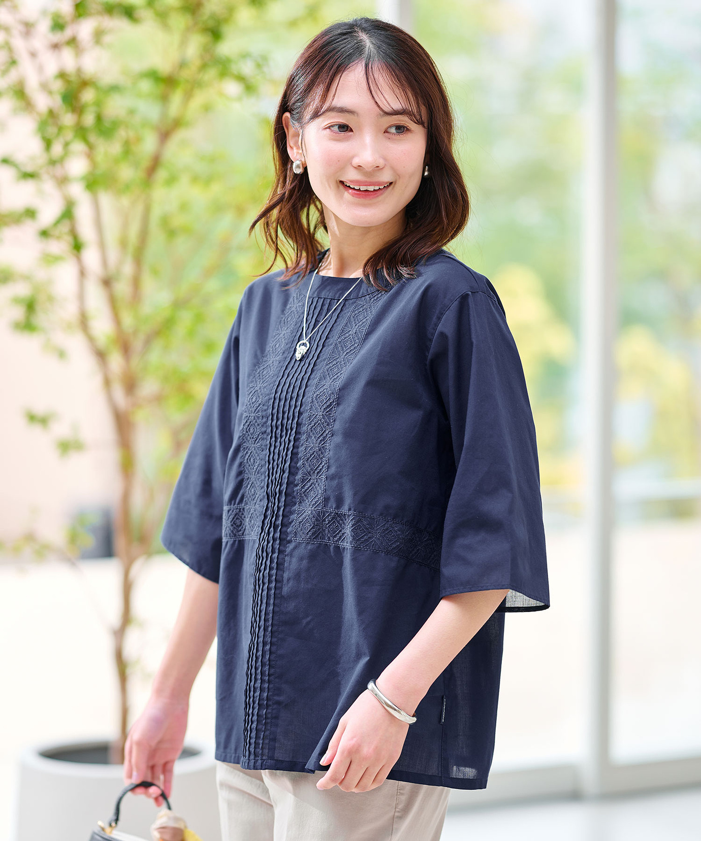 レディース ピンタック 刺繍 ブラウス【オンラインショップ・一部店舗