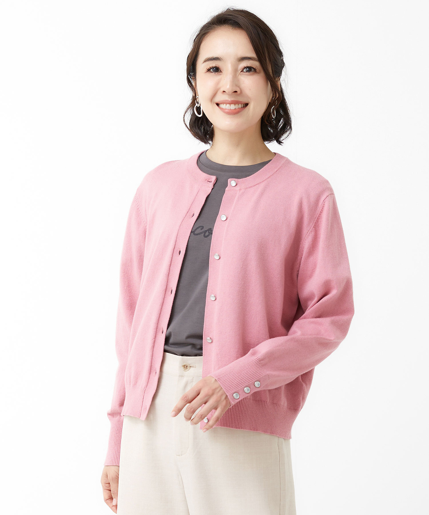 【超希少！】フェラガモ　シルクカーディガンピンク高級上品♡美品です！絹 超希少！】フェラガモ シルクカーディガンピンク高級上品♡美品です！絹