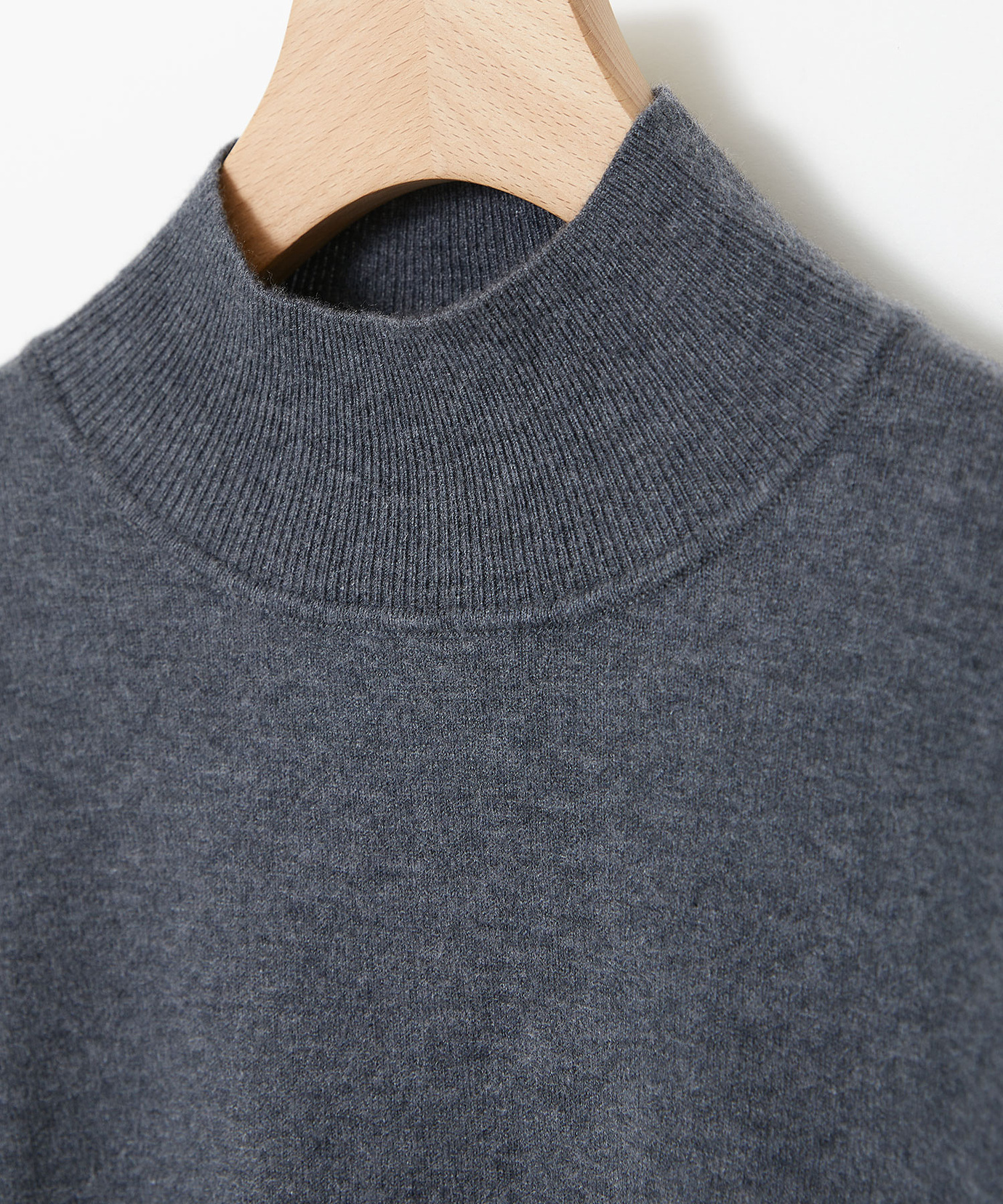 STONE  ダークグレー ハイネックセーター Ari Turtleneck Sweater Dark Stone Mix – Unseen Clothing + Things