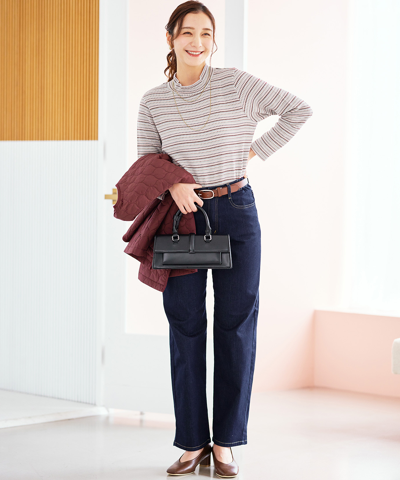 【極美品】LARDINI☆イタリア製☆ニット調☆ショートパンツ★48 紺 レディース セミワイド ストレッチデニム パンツ通販 [0305-55502