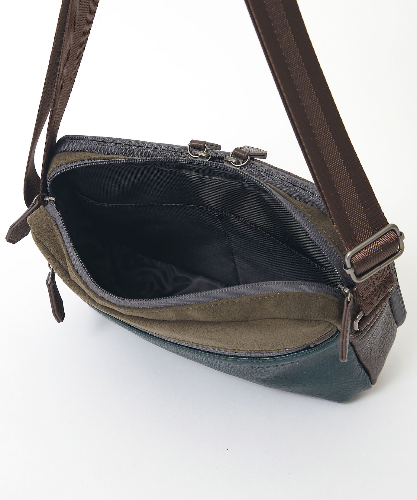 BRU NA BÓINNE クロコダイル　ケース　新品 メンズ 2WAY 切り替え ショルダーバッグ通販 [1608-53800