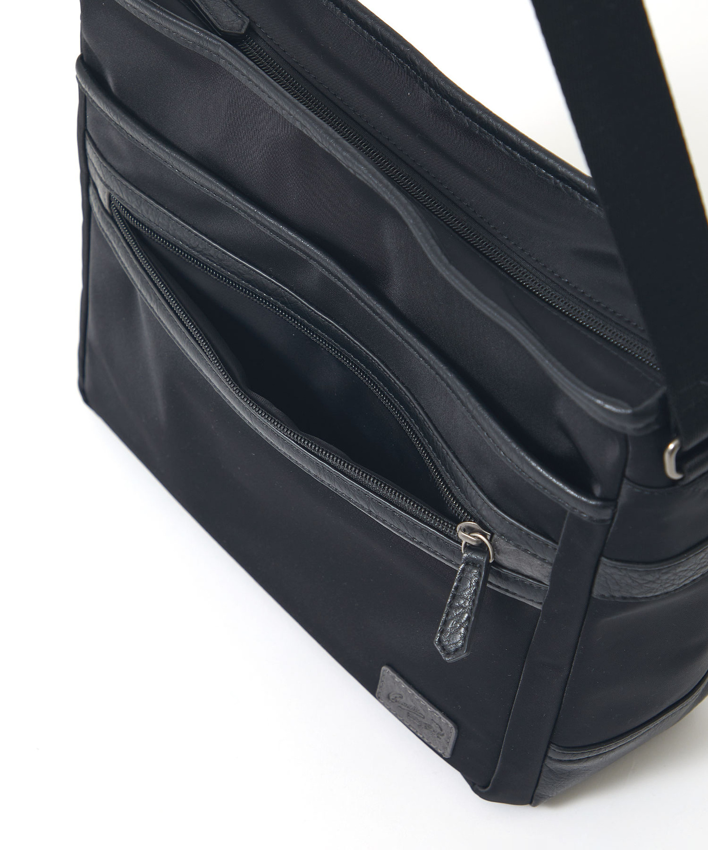 メンズ ナイロン フロントポケット ショルダーバッグ通販 [1608-61803