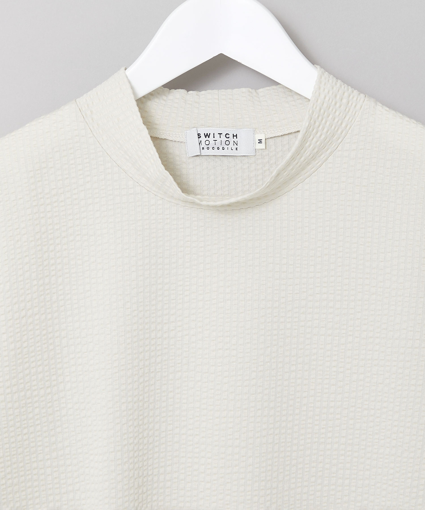 【新品】定価28,600円　刺繍長袖ハイネックカットソー　オフホワイト　13号 レディース サッカー ハイネック カットソー通販 [2002-56212