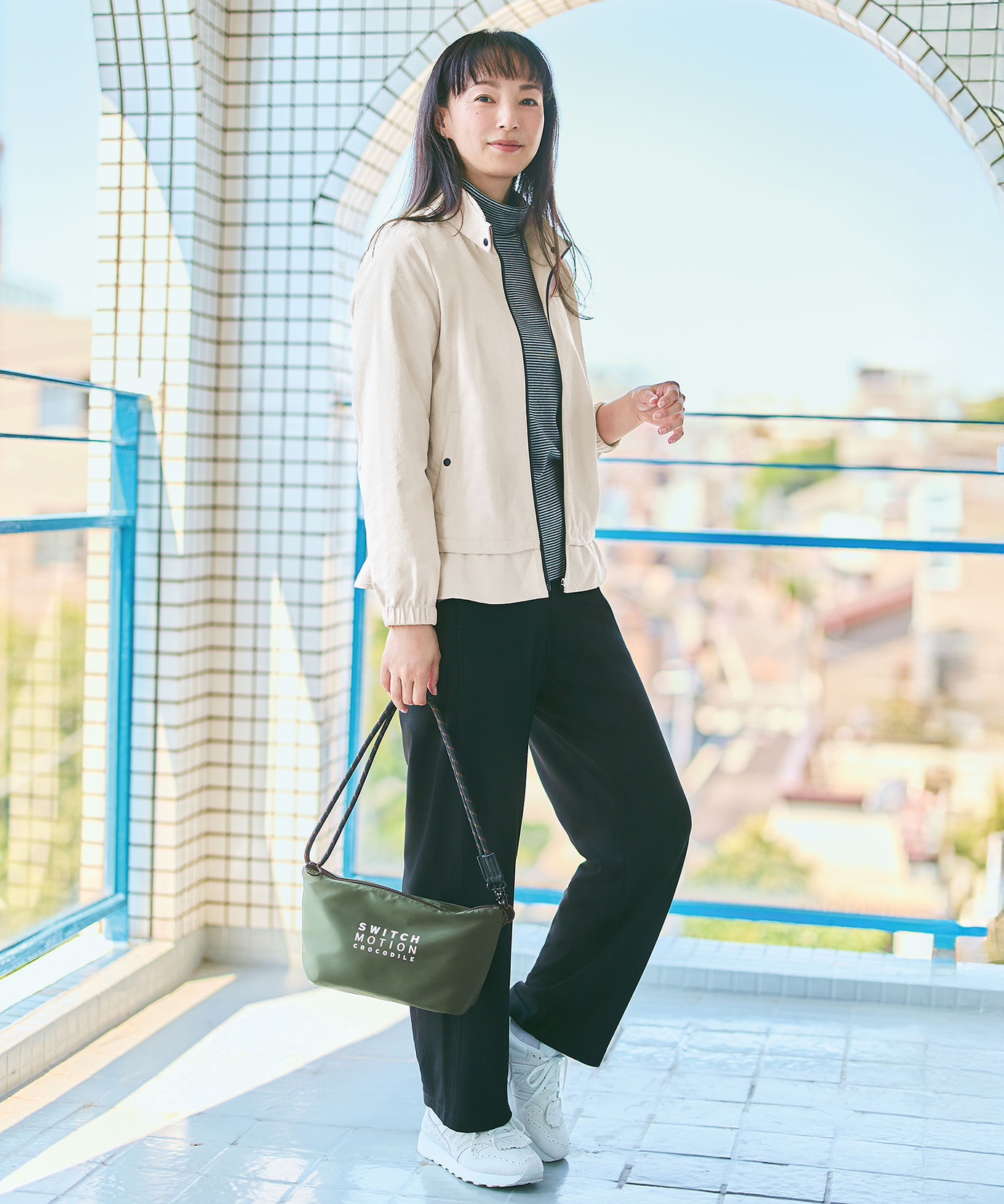 レディース サッカー 切り替えデザイン ブルゾン通販 [2004-55400