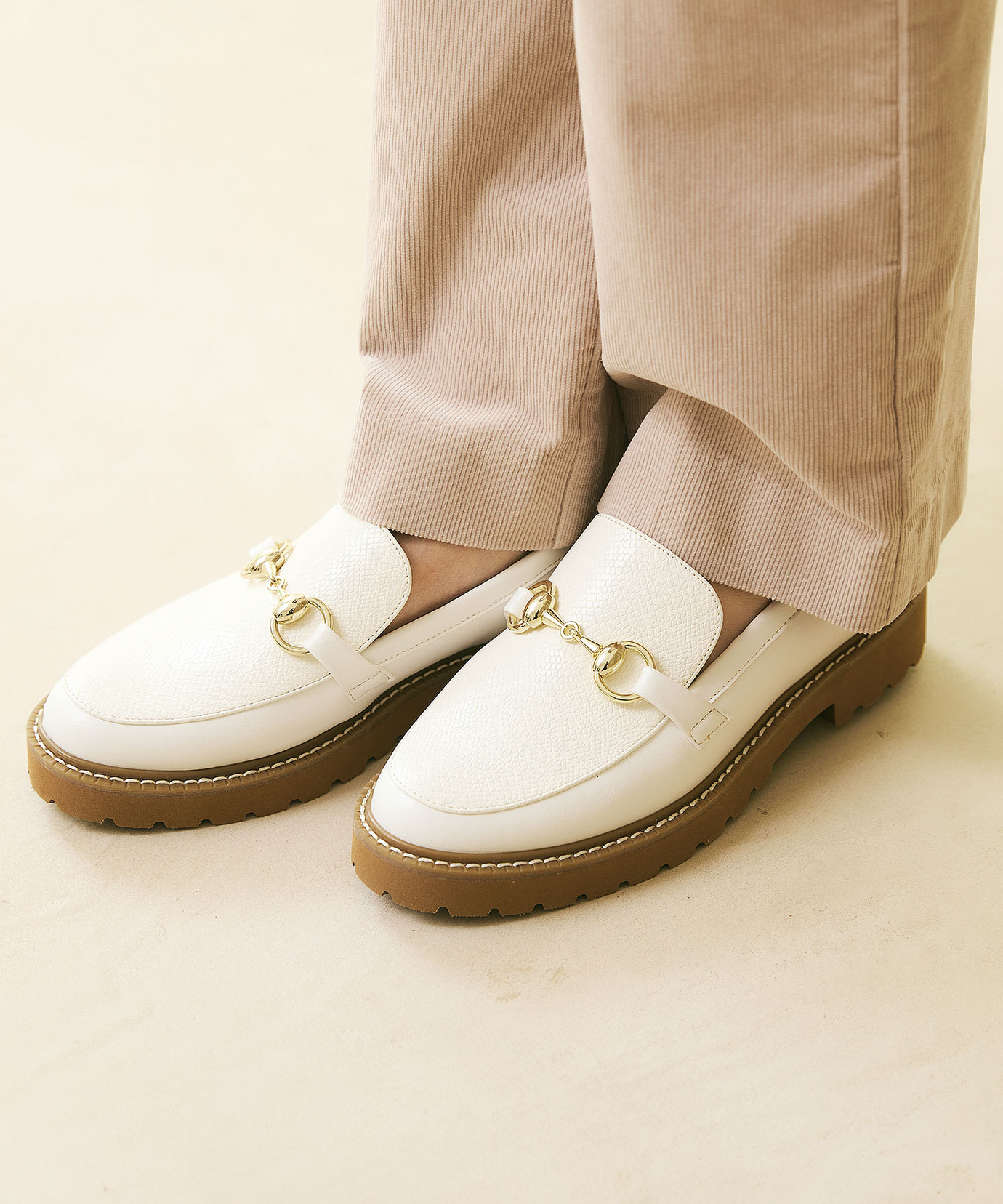 ボントレBONTRE クロコダイル風ローファー オフホワイト ボントレ BONTRE 厚底キルトタッセルローファー （クロコ） -靴