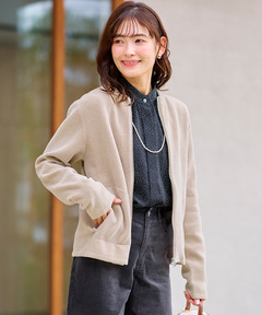 ベージュ