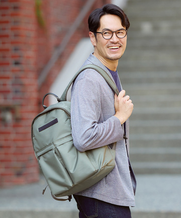 ダブルポケット デザイン リュック