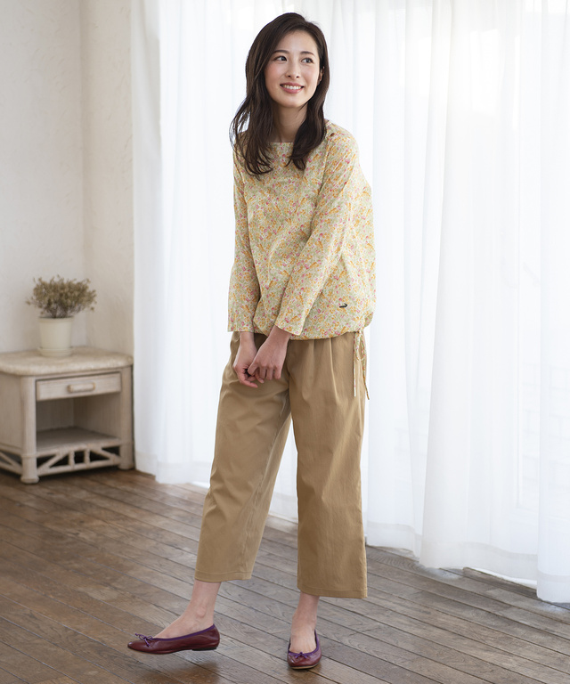 小花柄プリントプルオーバー