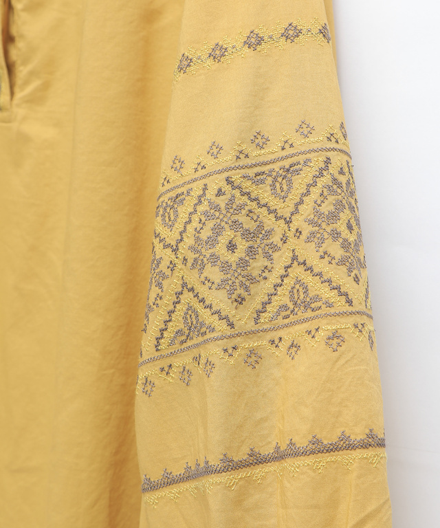 袖刺繍 プルオーバー ブラウス