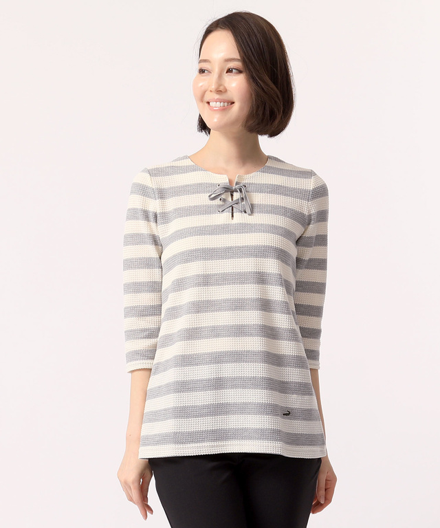 レースアップTシャツ