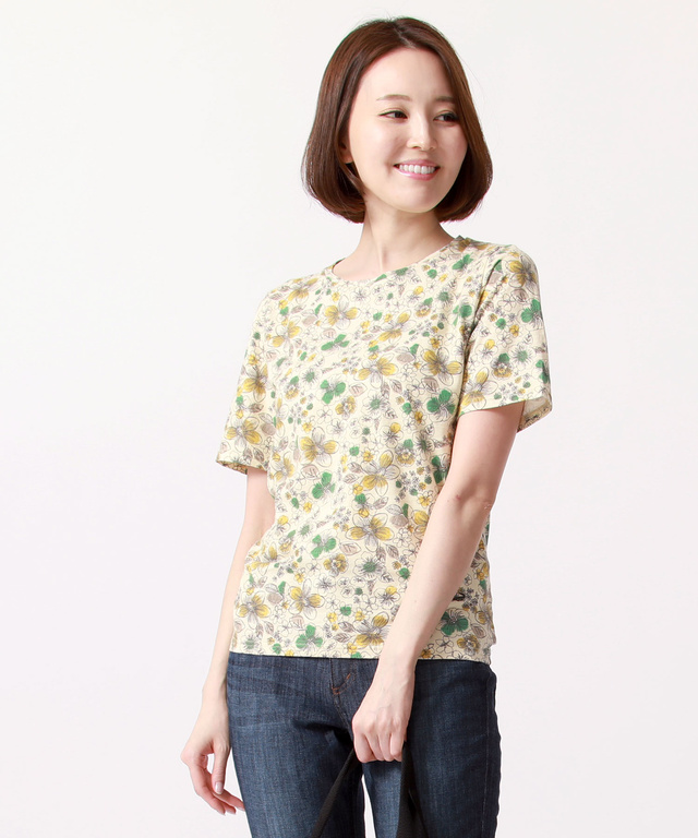 花プリントTシャツ
