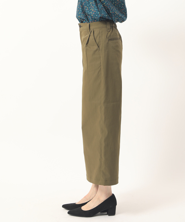 フロントタックセミワイドパンツ