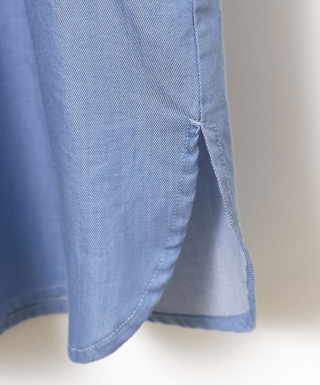 ダンガリー パールボタン ブラウス【一部店舗限定】