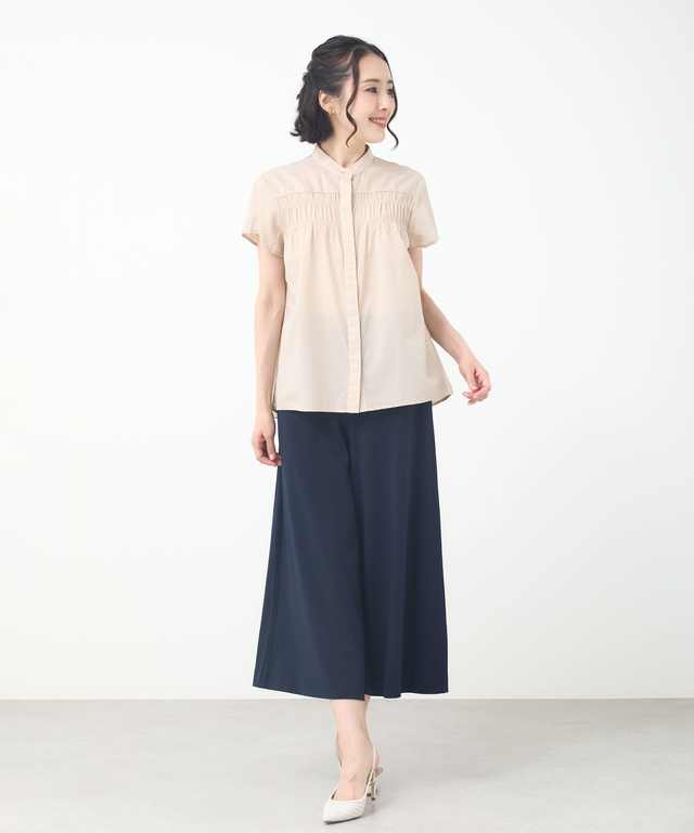 ギャザーデザイン バンドカラー ブラウス【一部店舗限定】