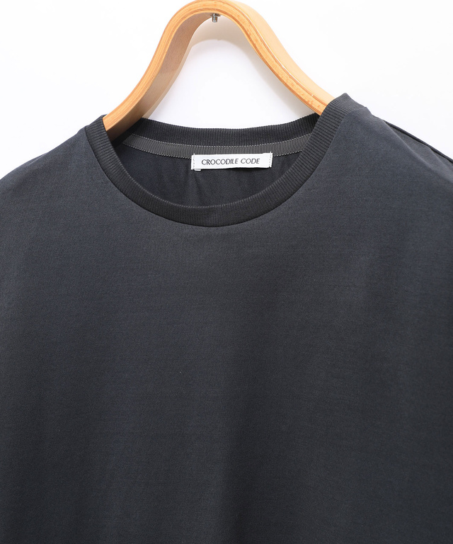 ヘムラウンド Tシャツ