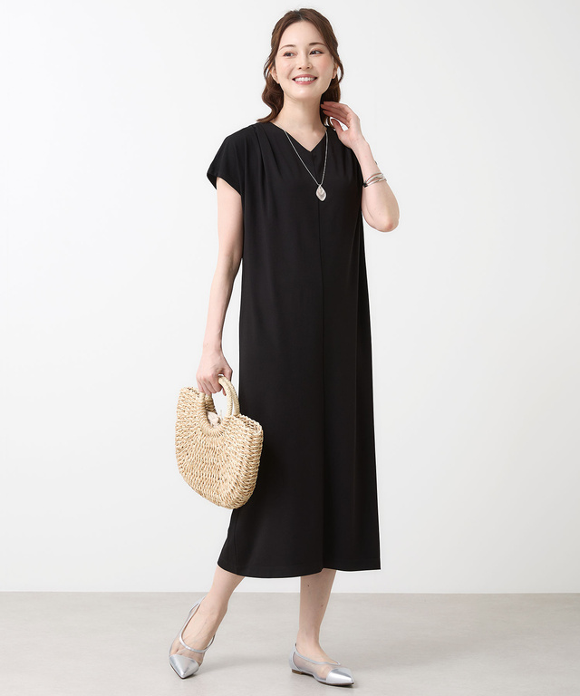 Vネック ロングワンピース【オンラインショップ・一部店舗限定】