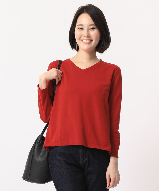 VネックTシャツ