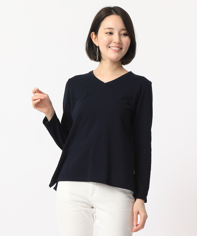 VネックTシャツ