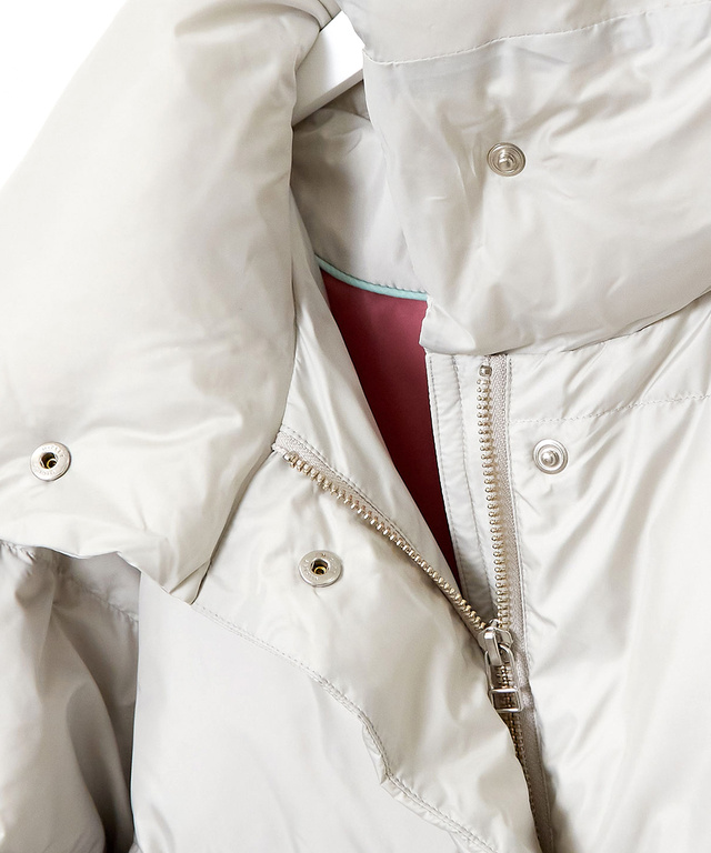 タフタ ダウンコート