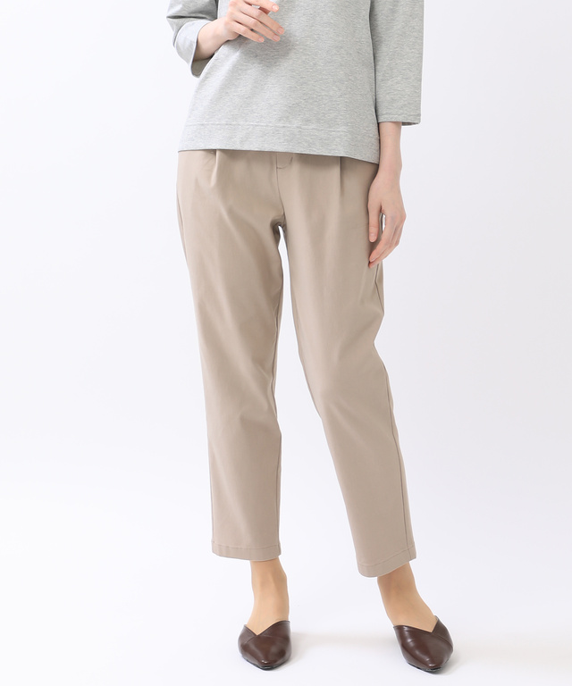 ストレッチ テーパード パンツ