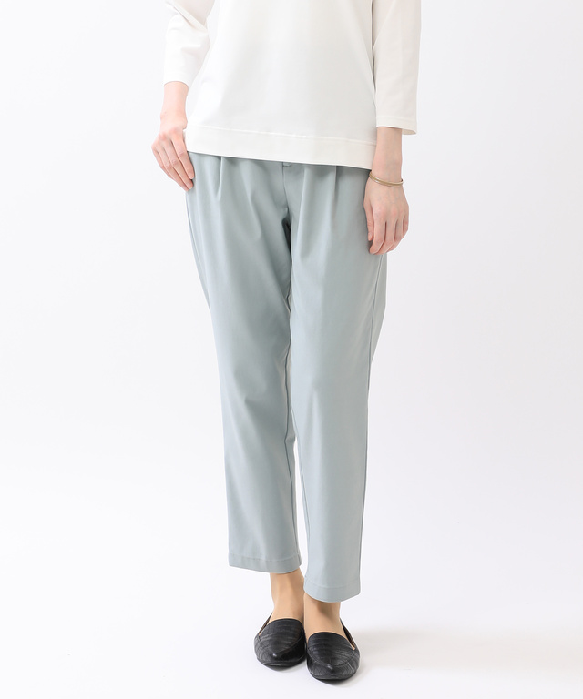 ストレッチ テーパード パンツ