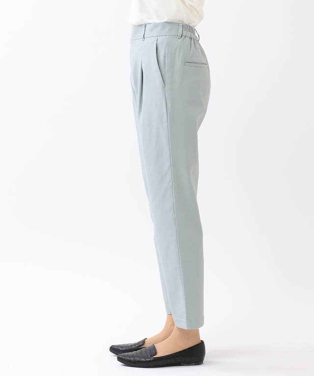 ストレッチ テーパード パンツ