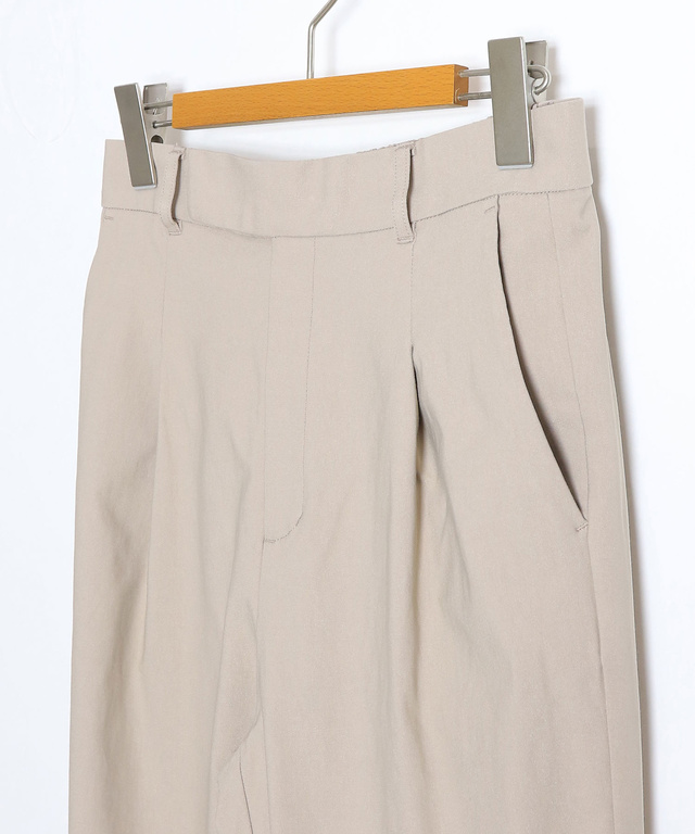 ストレッチ テーパード パンツ