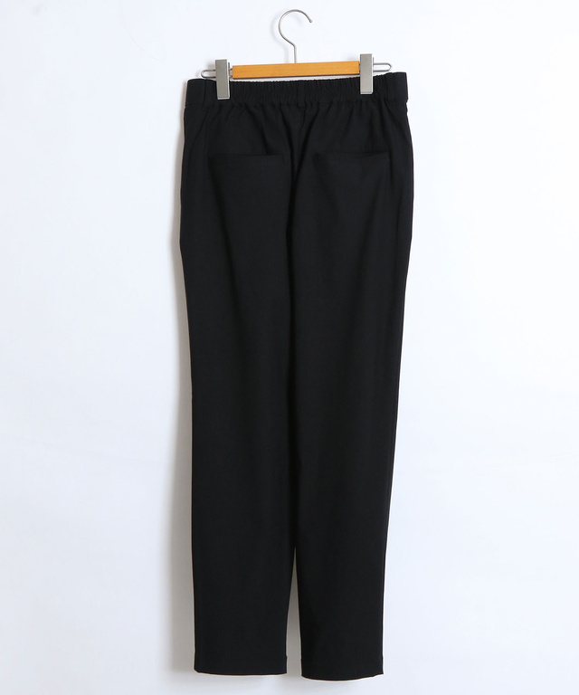 ストレッチ テーパード パンツ