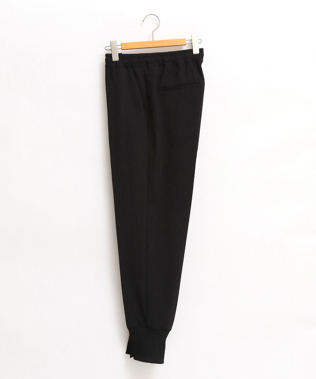 裾リブ ジョグパンツ