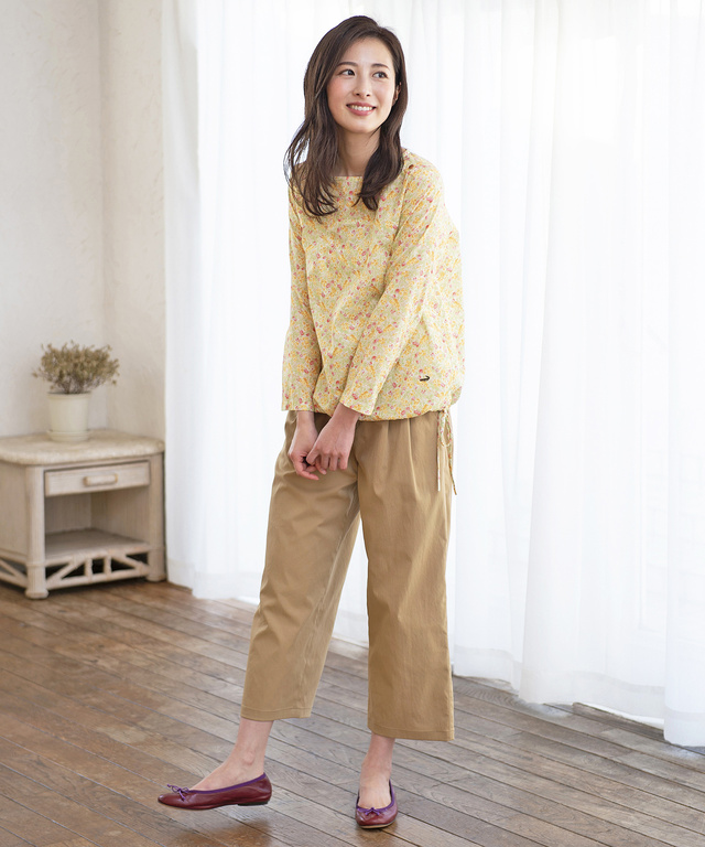 小花柄プリントプルオーバー