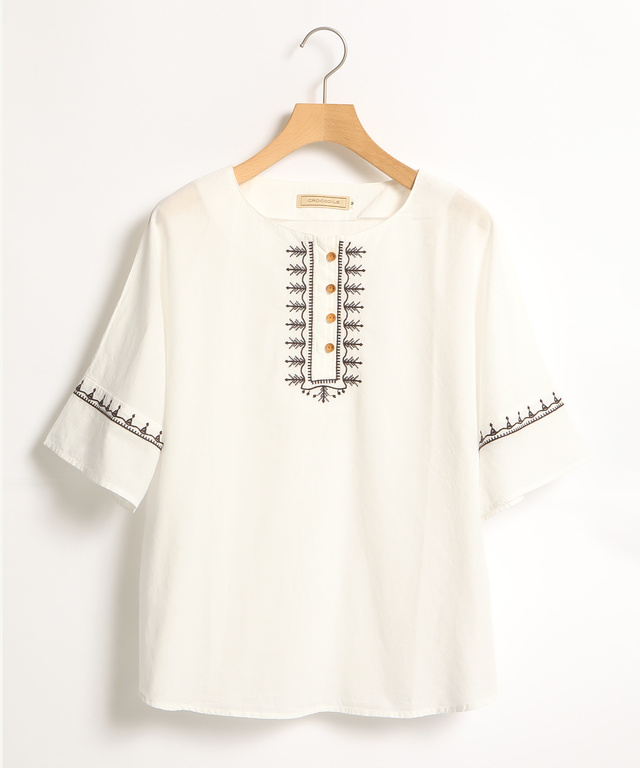 ボリューム袖刺繍プルオーバー