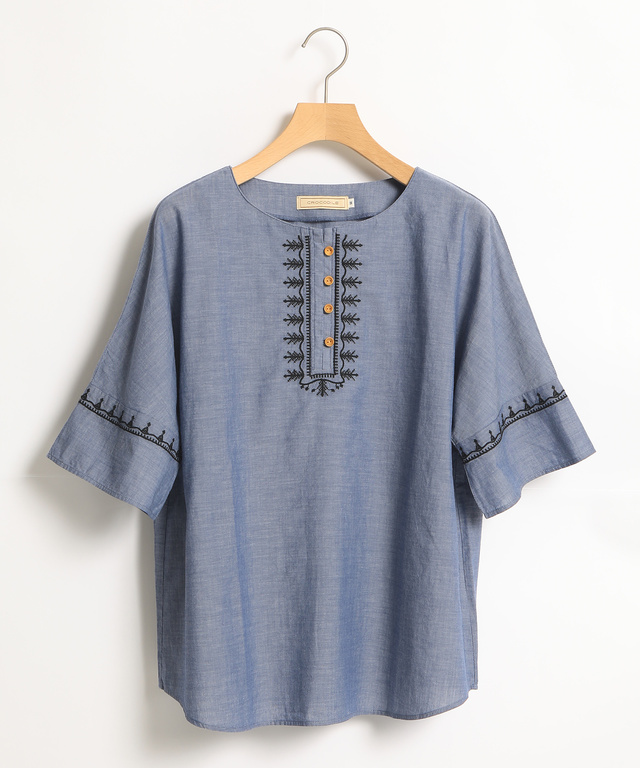 ボリューム袖刺繍プルオーバー