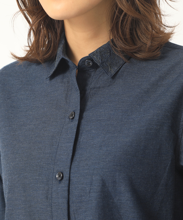 襟刺繍シャツ