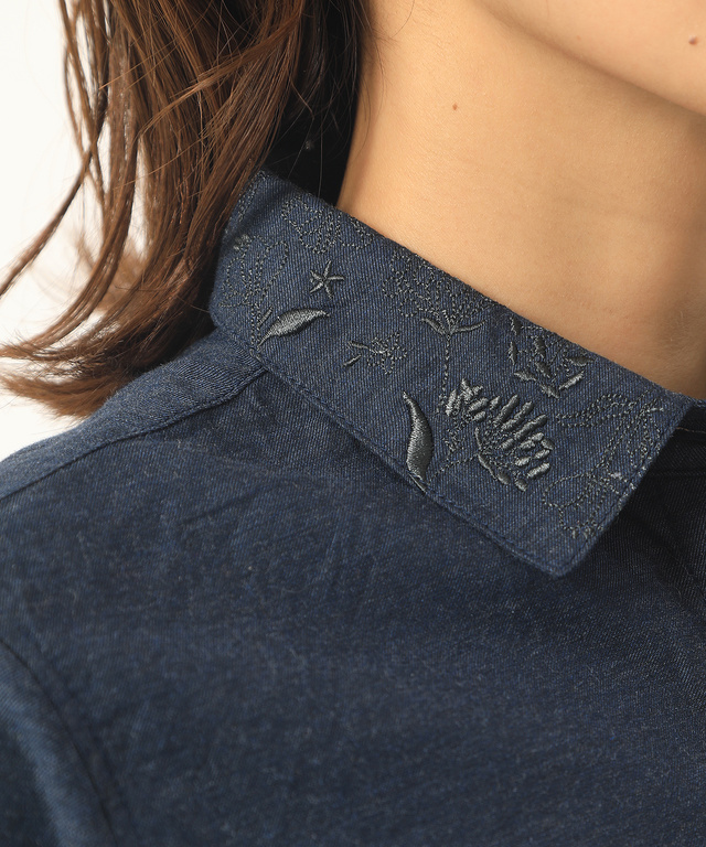襟刺繍シャツ