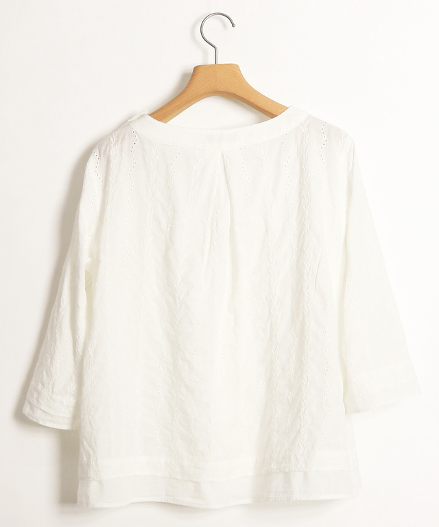 レース調刺繍ブラウス