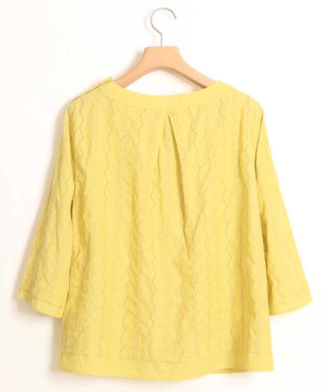 レース調刺繍ブラウス