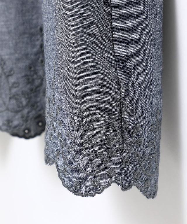 裾刺繍 キーネック ブラウス【WEB・一部店舗限定】
