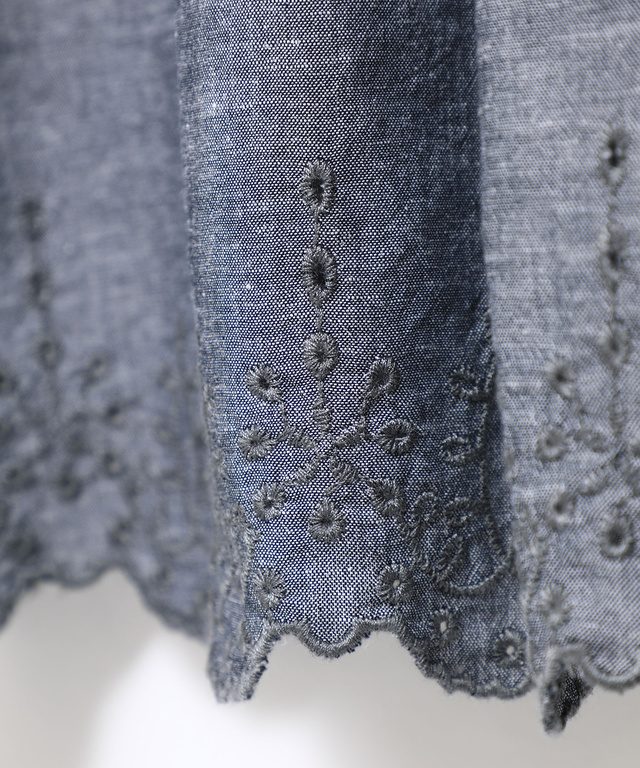裾刺繍 キーネック ブラウス【WEB・一部店舗限定】