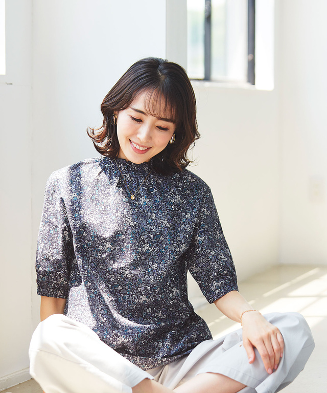 小花柄 襟シャーリング ブラウス【WEB・一部店舗限定】