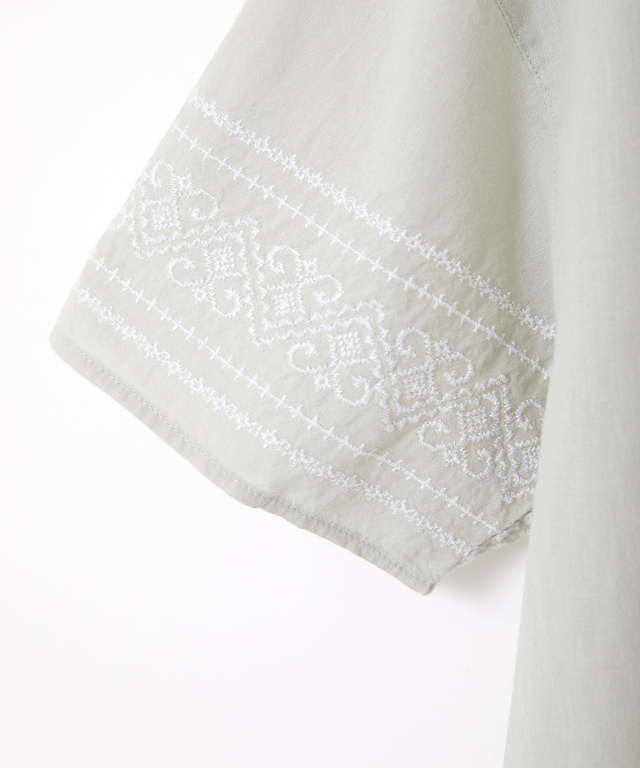 袖刺繍 プルオーバー ブラウス【オンラインショップ限定】