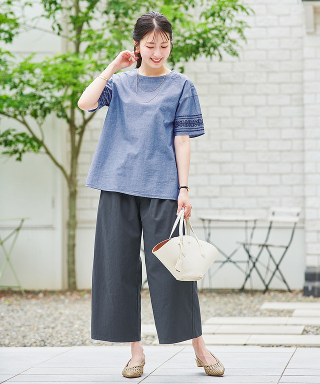 袖刺繍 プルオーバー ブラウス【オンラインショップ限定】